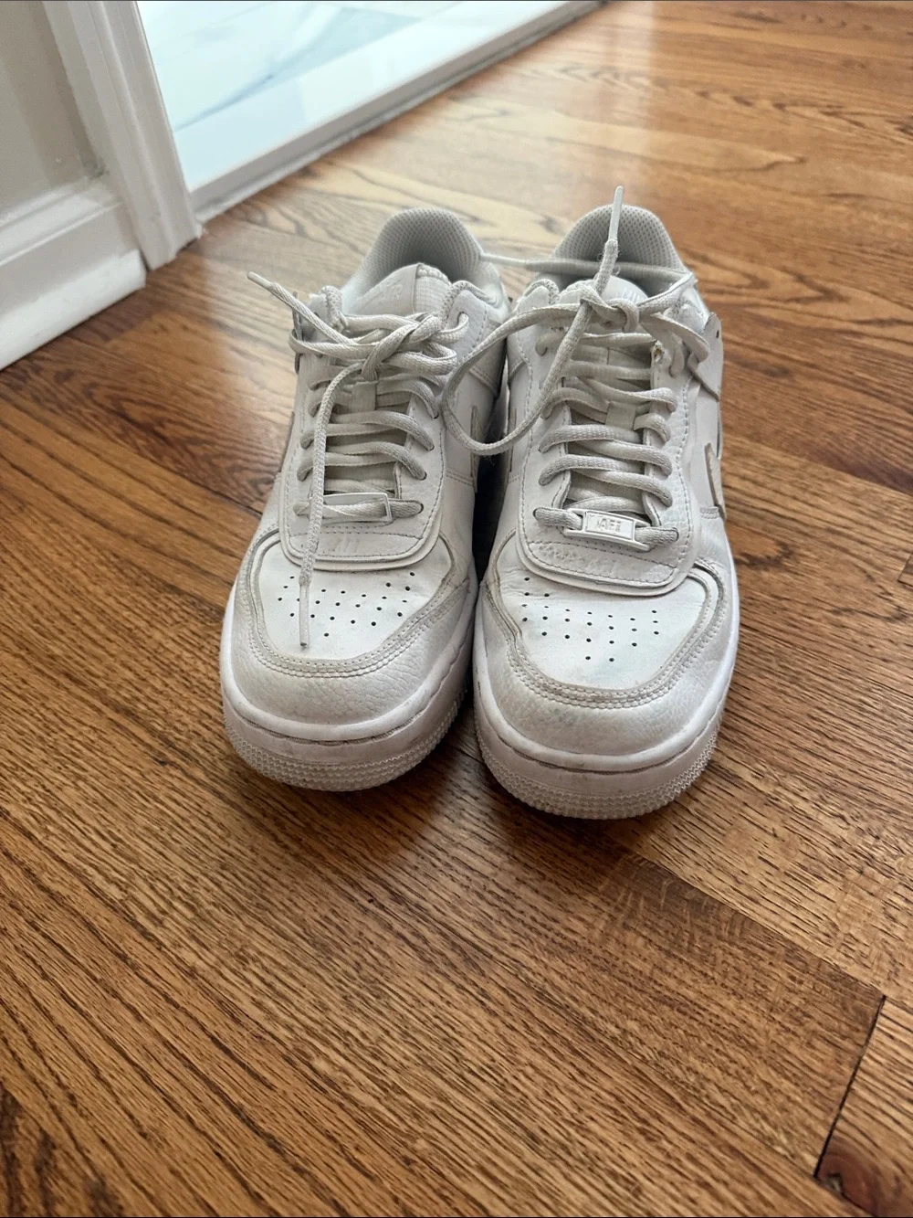 Nike Men's White Low-Top Leather Sneakers